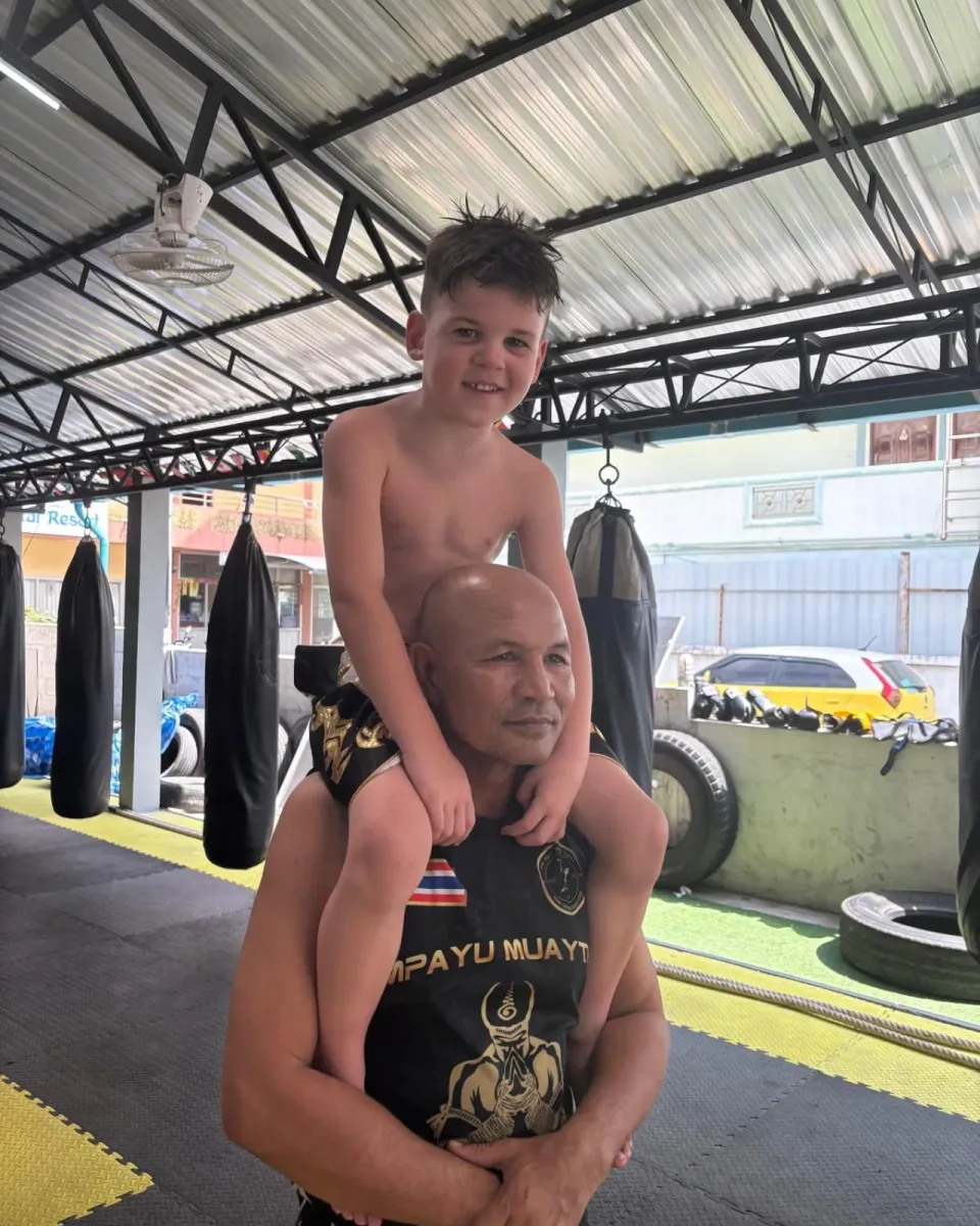 Kru Kot in front of the ring at PM PAYU Muaythai, Koh Samui