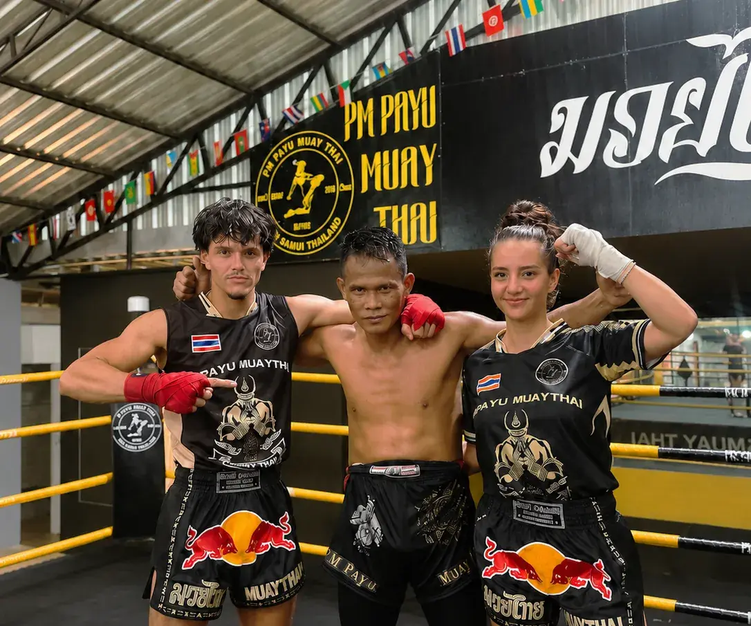 Kru Ae with two private training students at PM PAYU Muaythai, Koh Samui